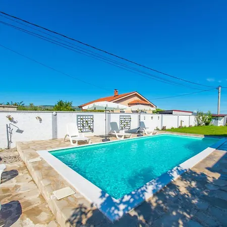 Pearl- With Private Pool * Blagaj