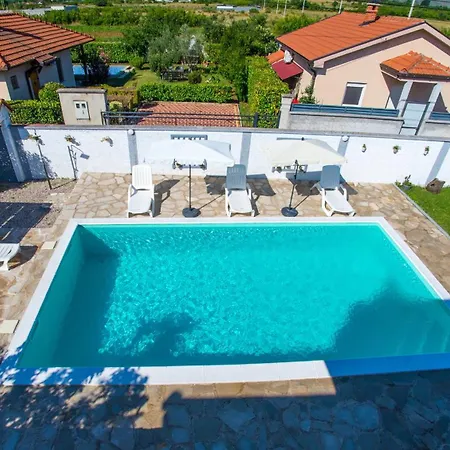 Pearl- With Private Pool Vila *