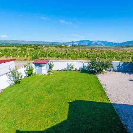 Pearl- With Private Pool * Blagaj