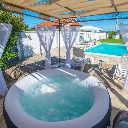 Pearl- With Private Pool Blagaj