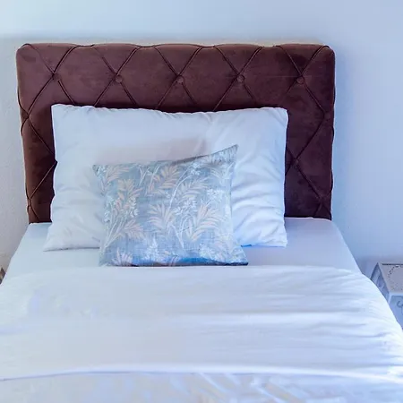 Pearl- With Private Pool Vila *