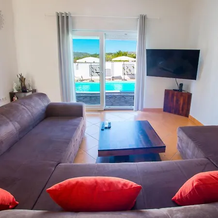 Vila Pearl- With Private Pool Blagaj