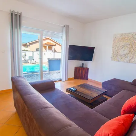 Vila Pearl- With Private Pool Blagaj