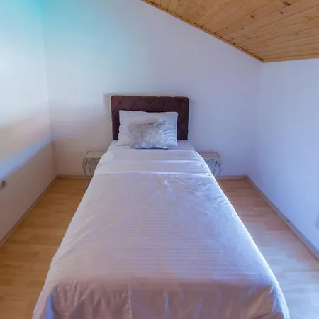 Pearl- With Private Pool Blagaj