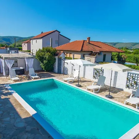 Pearl- With Private Pool *